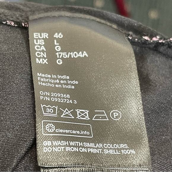 H&M Divided Black & Pink Floral Long Sleeve Crop Top w/ Smocked Back - Large - Picture 10 of 12